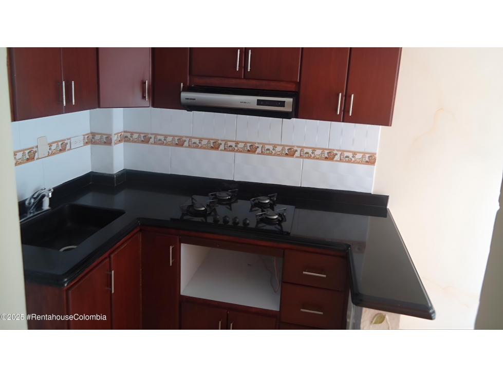 Casa en venta en Tintala, Bogotá · foto 2 de 24