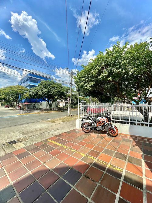 Casa de 7 alcobas en venta en Tequendama, Cali, 300 m² · foto 3 de 24