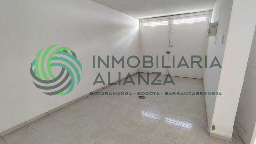 Casa de 7 alcobas en venta en Mejoras Publicas, Bucaramanga, 312 m² · foto 5 de 24