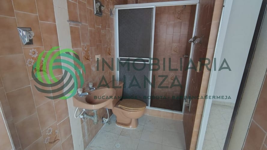 Casa de 7 alcobas en venta en Mejoras Publicas, Bucaramanga, 312 m² · foto 7 de 24