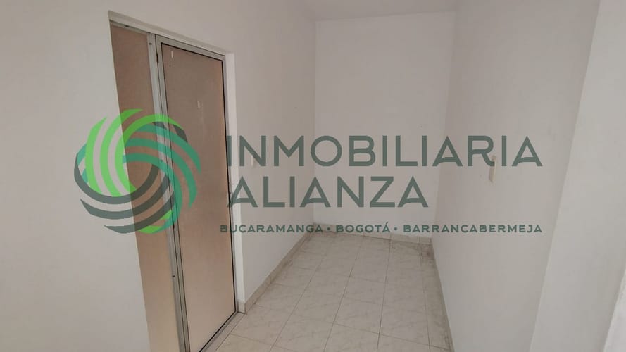 Casa de 7 alcobas en venta en Mejoras Publicas, Bucaramanga, 312 m² · foto 8 de 24