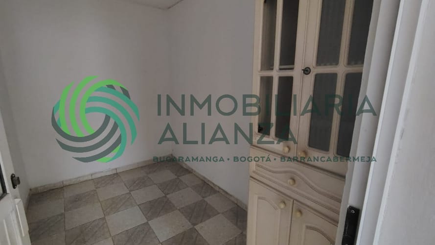 Casa de 7 alcobas en venta en Mejoras Publicas, Bucaramanga, 312 m² · foto 9 de 24