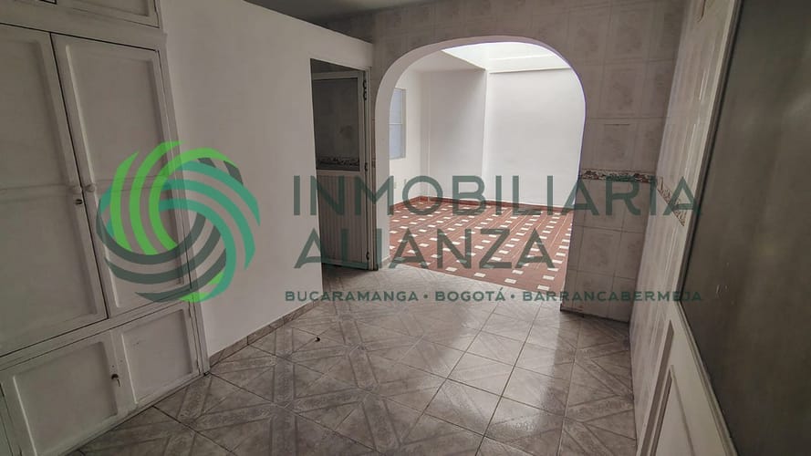 Casa de 7 alcobas en venta en Mejoras Publicas, Bucaramanga, 312 m² · foto 10 de 24