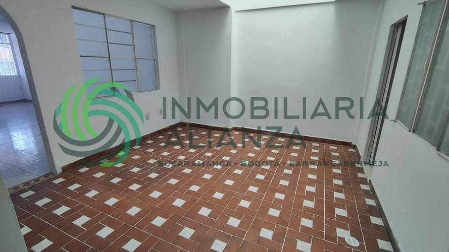 Casa de 7 alcobas en venta en Mejoras Publicas, Bucaramanga, 312 m² · foto 11 de 24
