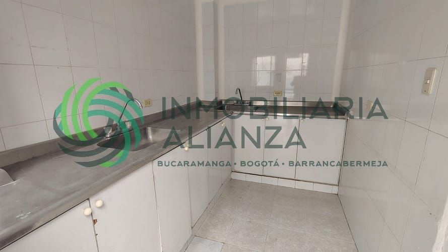 Casa de 7 alcobas en venta en Mejoras Publicas, Bucaramanga, 312 m² · foto 13 de 24