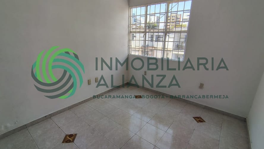 Casa de 7 alcobas en venta en Mejoras Publicas, Bucaramanga, 312 m² · foto 19 de 24