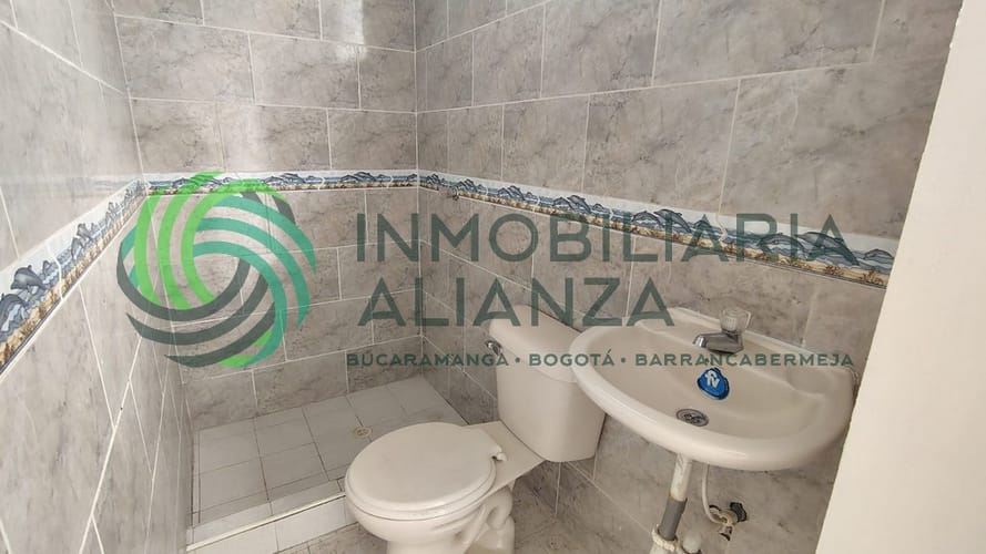 Casa de 7 alcobas en venta en Mejoras Publicas, Bucaramanga, 312 m² · foto 21 de 24