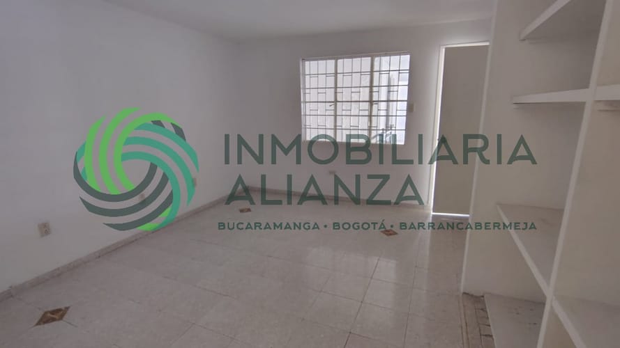 Casa de 7 alcobas en venta en Mejoras Publicas, Bucaramanga, 312 m² · foto 23 de 24