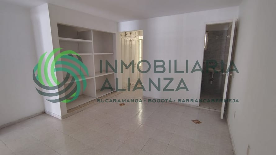 Casa de 7 alcobas en venta en Mejoras Publicas, Bucaramanga, 312 m² · foto 24 de 24