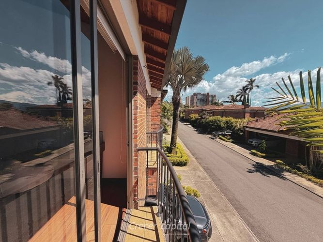 Casa de 3 alcobas en venta en Manila, Medellín, 218 m² · foto 20 de 21