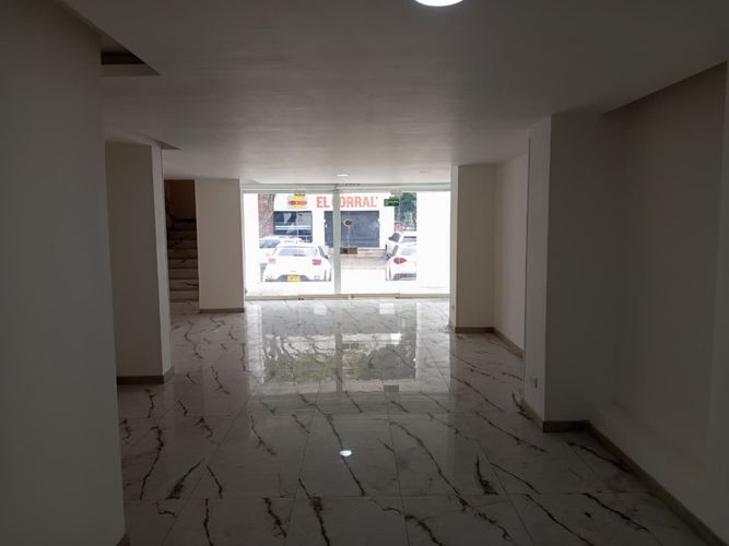 Local en arriendo en Santa Monica, Cali, 400 m² · foto 6 de 24