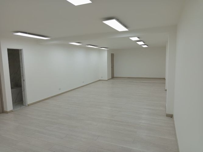 Local en arriendo en Santa Monica, Cali, 400 m² · foto 10 de 24