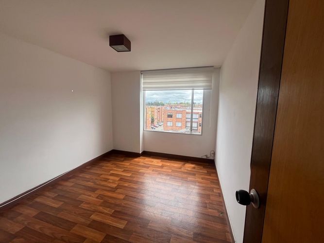Apartamento de 3 alcobas en venta en Centro Comercial Mazuren, Bogotá, 93 m² · foto 11 de 22