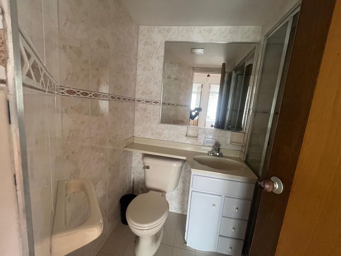 Apartamento de 3 alcobas en venta en Centro Comercial Mazuren, Bogotá, 93 m² · foto 9 de 22