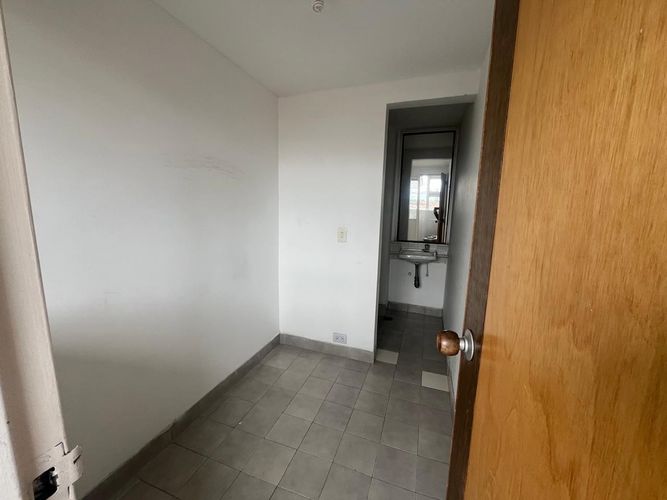 Apartamento de 3 alcobas en venta en Centro Comercial Mazuren, Bogotá, 93 m² · foto 12 de 22