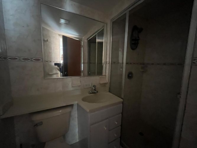 Apartamento de 3 alcobas en venta en Centro Comercial Mazuren, Bogotá, 93 m² · foto 4 de 22