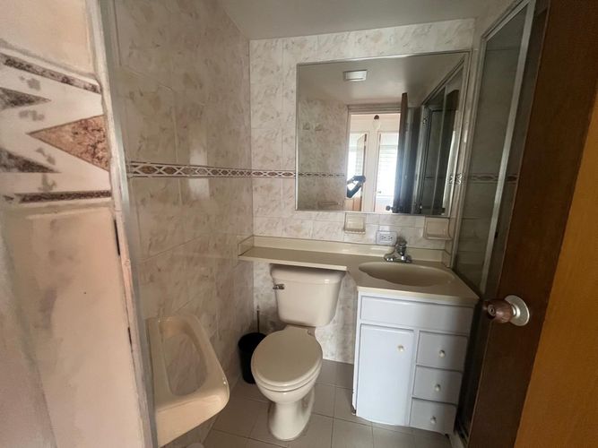 Apartamento de 3 alcobas en venta en Centro Comercial Mazuren, Bogotá, 93 m² · foto 18 de 22