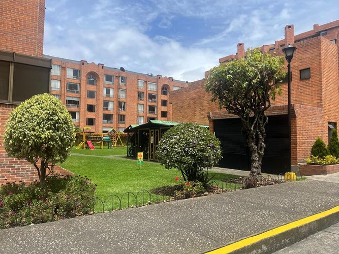Apartamento de 3 alcobas en venta en Centro Comercial Mazuren, Bogotá, 93 m² · foto 22 de 22