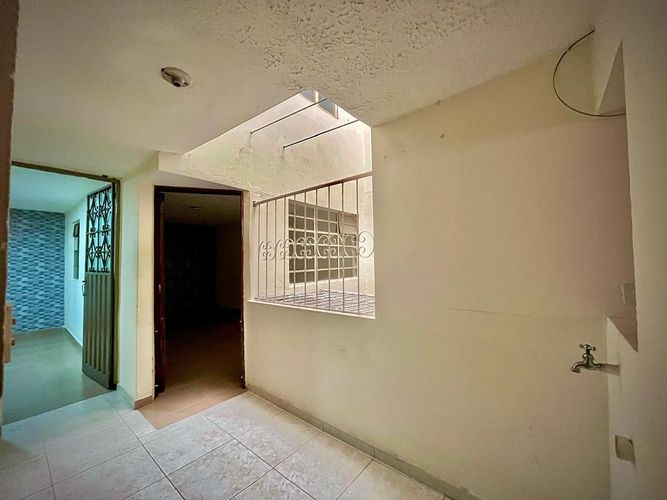 Casa de 9 alcobas en venta en Santa Ines, Bogotá, 153 m² · foto 12 de 17