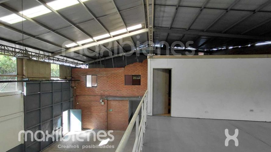 Bodega en arriendo en Las Brisas, La Estrella, 700 m² · foto 2 de 14