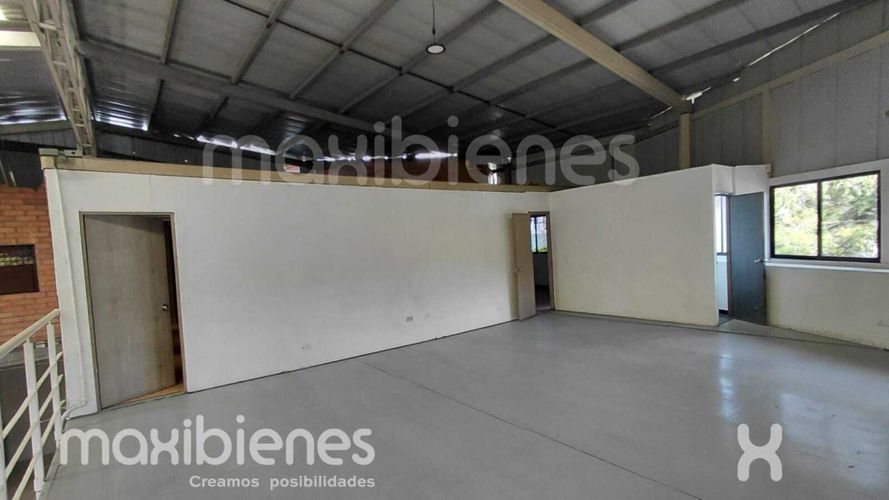 Bodega en arriendo en Las Brisas, La Estrella, 700 m² · foto 3 de 14