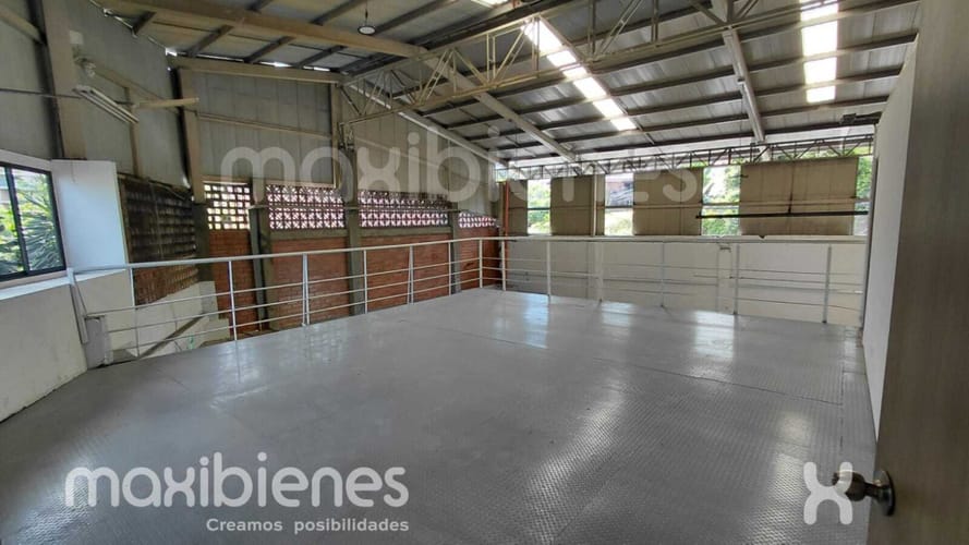 Bodega en arriendo en Las Brisas, La Estrella, 700 m² · foto 4 de 14