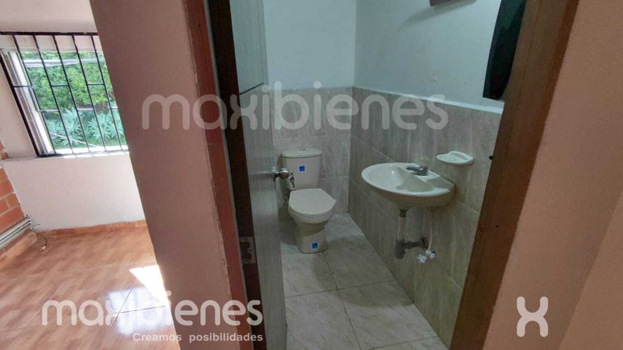 Bodega en arriendo en Las Brisas, La Estrella, 700 m² · foto 6 de 14