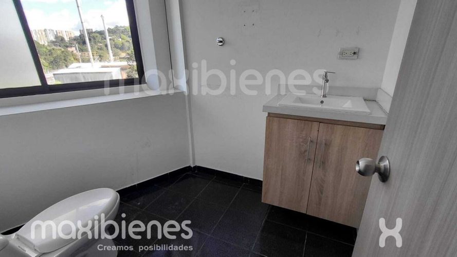 Bodega en arriendo en Las Brisas, La Estrella, 700 m² · foto 12 de 14