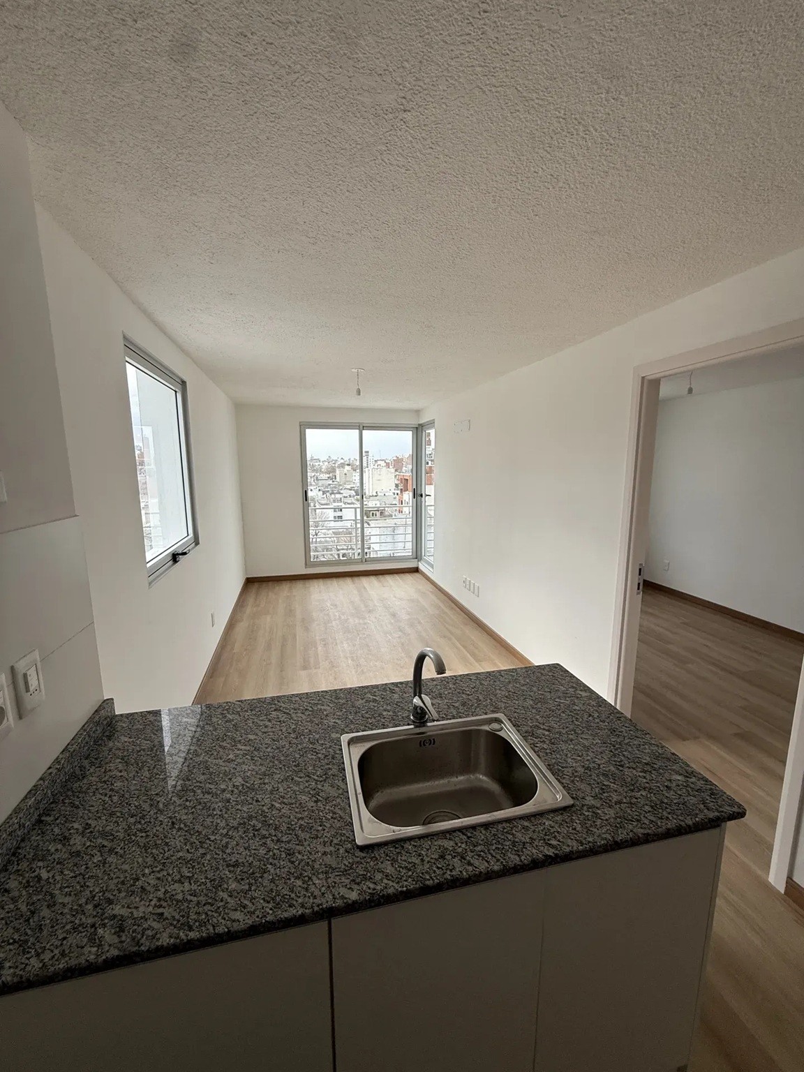 ALQUILER EN BARRIO SUR A ESTRENAR DE 1 DORMITORIO, PISO 4, TERRAZAS, COCHERA INCLUIDA, SEGURIDAD 24HS