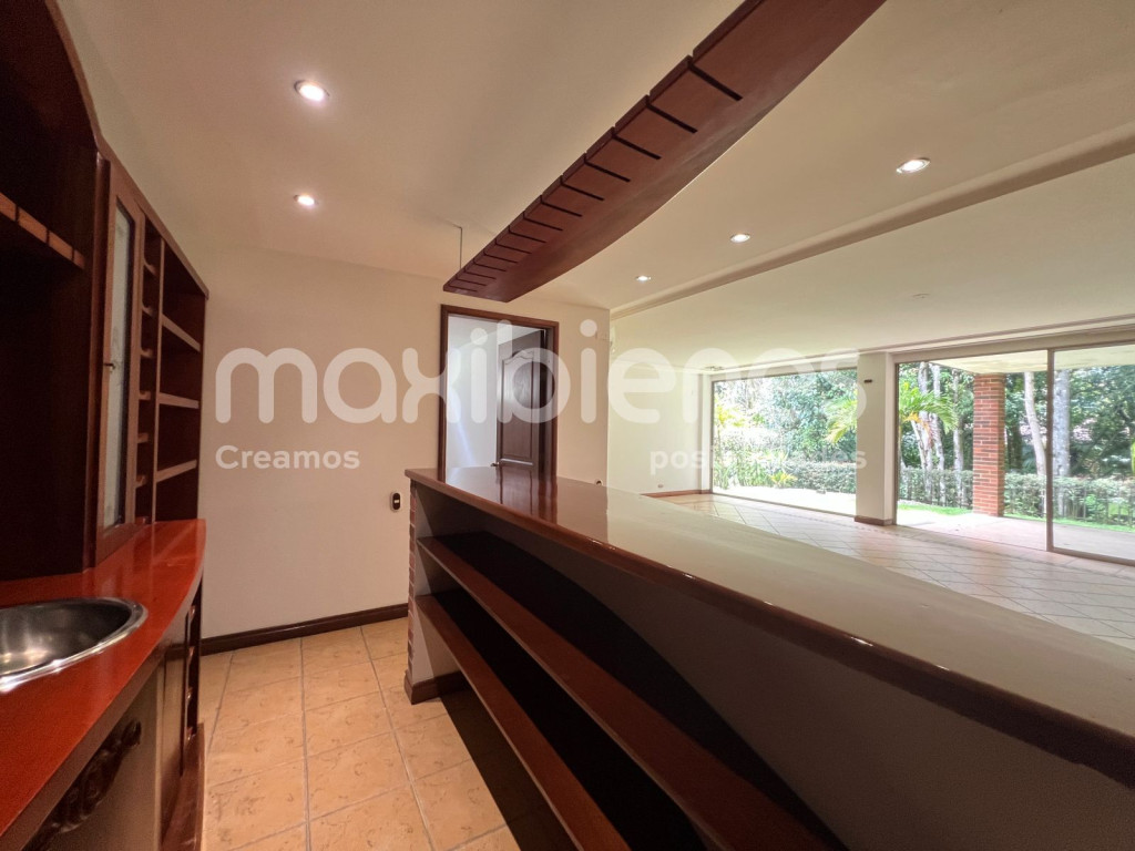 Apartamento en arriendo en El Tesoro, Medellín · foto 8 de 24