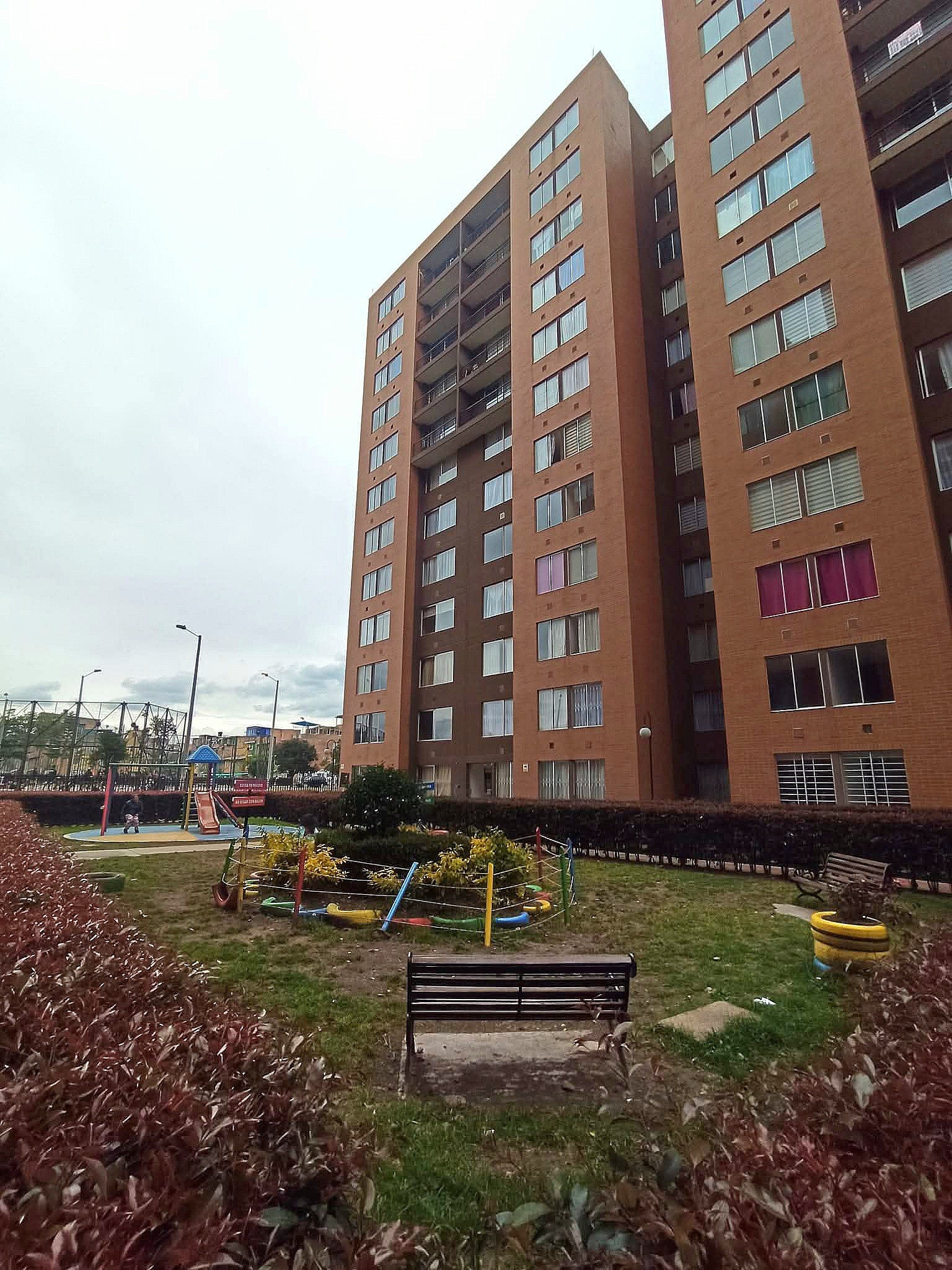 Apartamento en venta en Fontanar Del Río, Bogotá · foto 2 de 12