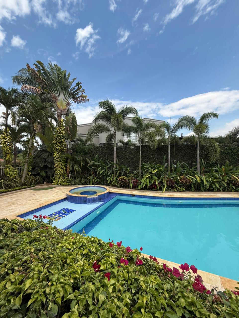 Casa en Arriendo en Ciudad jardin, Cali