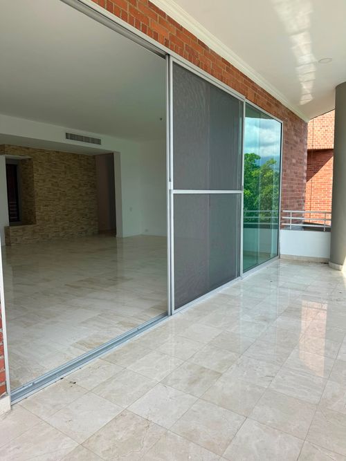 Apartamento de 4 alcobas en venta en Ciudad Jardin, Cali, 190 m² · foto 3 de 24