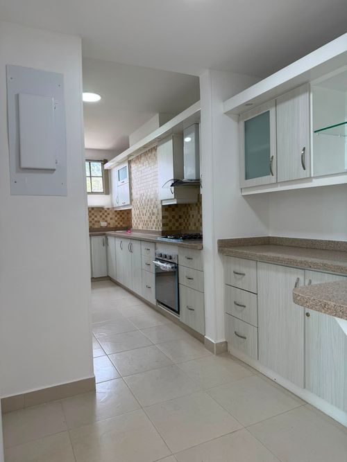 Apartamento de 4 alcobas en venta en Ciudad Jardin, Cali, 190 m² · foto 9 de 24