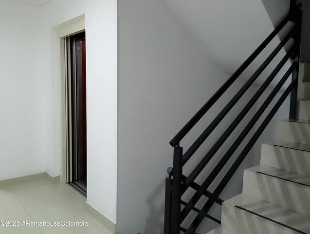 Apartamento en venta en El Batán, Bogotá · foto 2 de 24