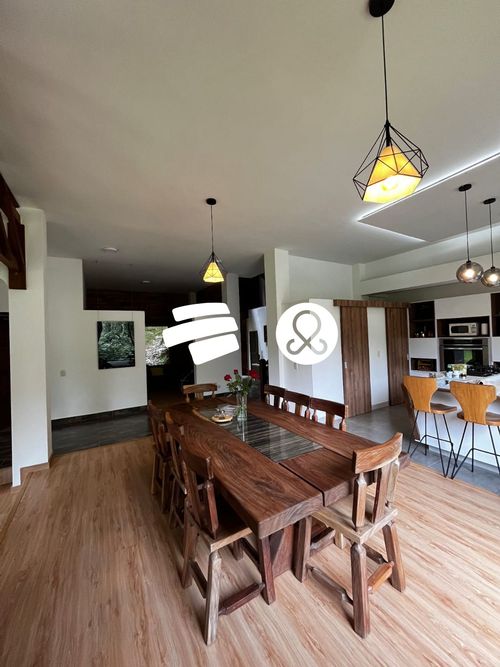 Casa de 5 alcobas en venta en Vereda La Doctora, Sabaneta, 1722 m² · foto 2 de 19