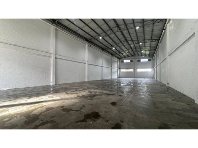 Bodega en arriendo en La Tablaza, La Estrella, 810 m² · foto 4 de 20