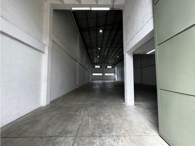 Bodega en arriendo en La Tablaza, La Estrella, 810 m² · foto 5 de 20
