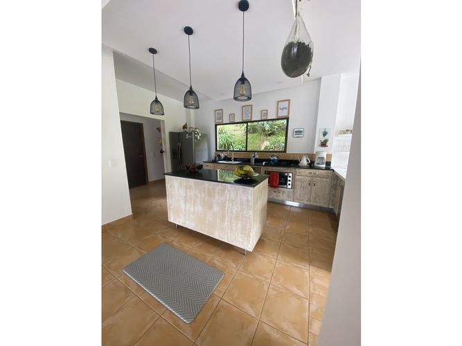 Casa de 2 alcobas en venta en Carrizales, Envigado, 242 m² · foto 2 de 5