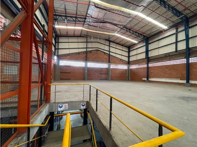 Bodega en arriendo en Caqueta, La Estrella · foto 3 de 19