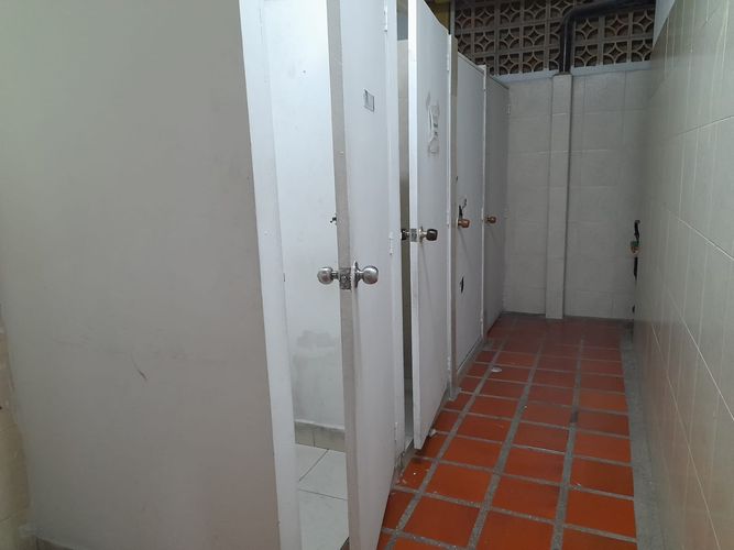 Bodega en arriendo en Laureles, Medellín, 1574 m² · foto 2 de 5