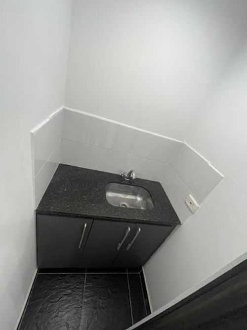Local en arriendo en Laureles, Medellín, 30 m² · foto 4 de 5