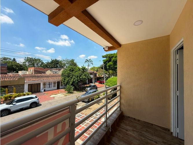 Edificio en venta en La Flora, Cali, 455 m² · foto 2 de 24