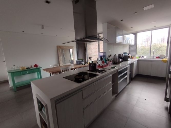 Apartamento de 3 alcobas en arriendo en Loma Benedictinos, Envigado, 170 m² · foto 5 de 17