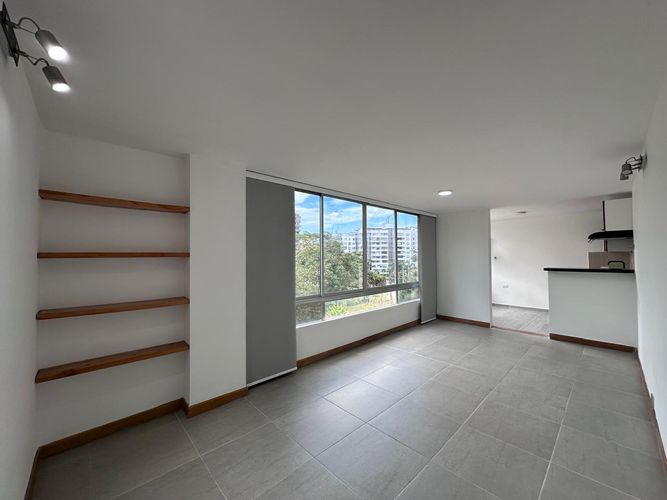 Apartamento de 2 alcobas en arriendo en El Poblado, Medellín, 53 m² · foto 2 de 14