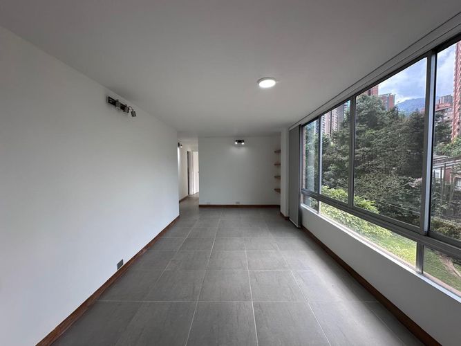 Apartamento de 2 alcobas en arriendo en El Poblado, Medellín, 53 m² · foto 7 de 14