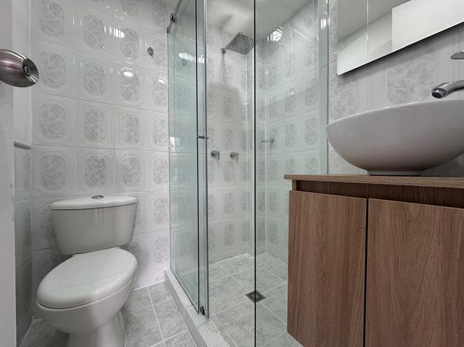 Apartamento de 2 alcobas en arriendo en El Poblado, Medellín, 53 m² · foto 9 de 14