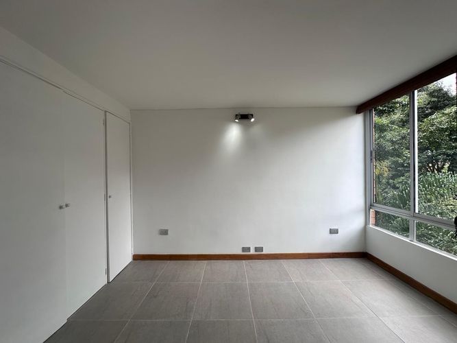 Apartamento de 2 alcobas en arriendo en El Poblado, Medellín, 53 m² · foto 4 de 14
