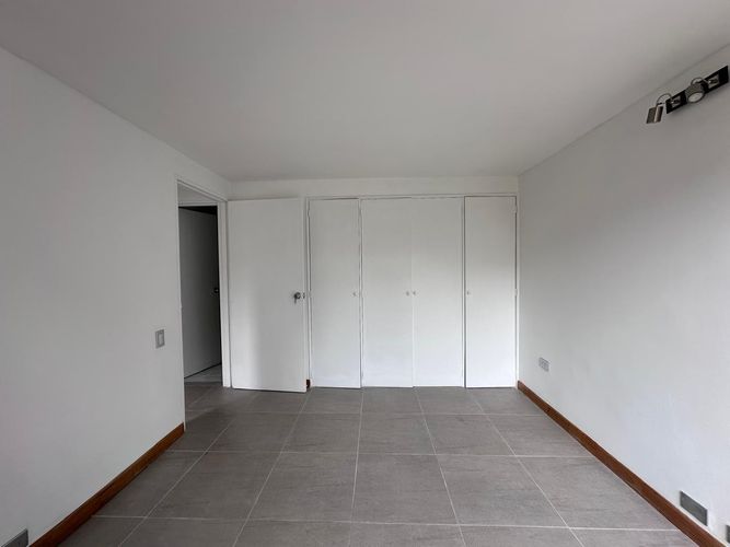 Apartamento de 2 alcobas en arriendo en El Poblado, Medellín, 53 m² · foto 8 de 14