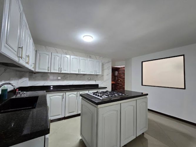 Casa de 4 alcobas en arriendo en La Palma, Medellín, 140 m² · foto 3 de 19